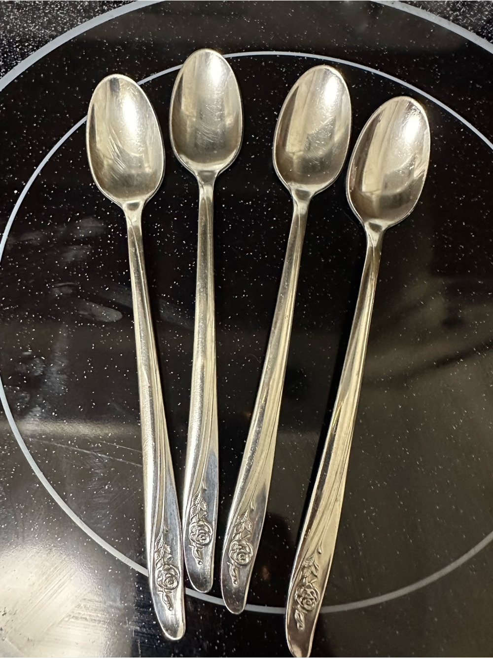 4 oneida custom Roseanne pattern Teaspoons